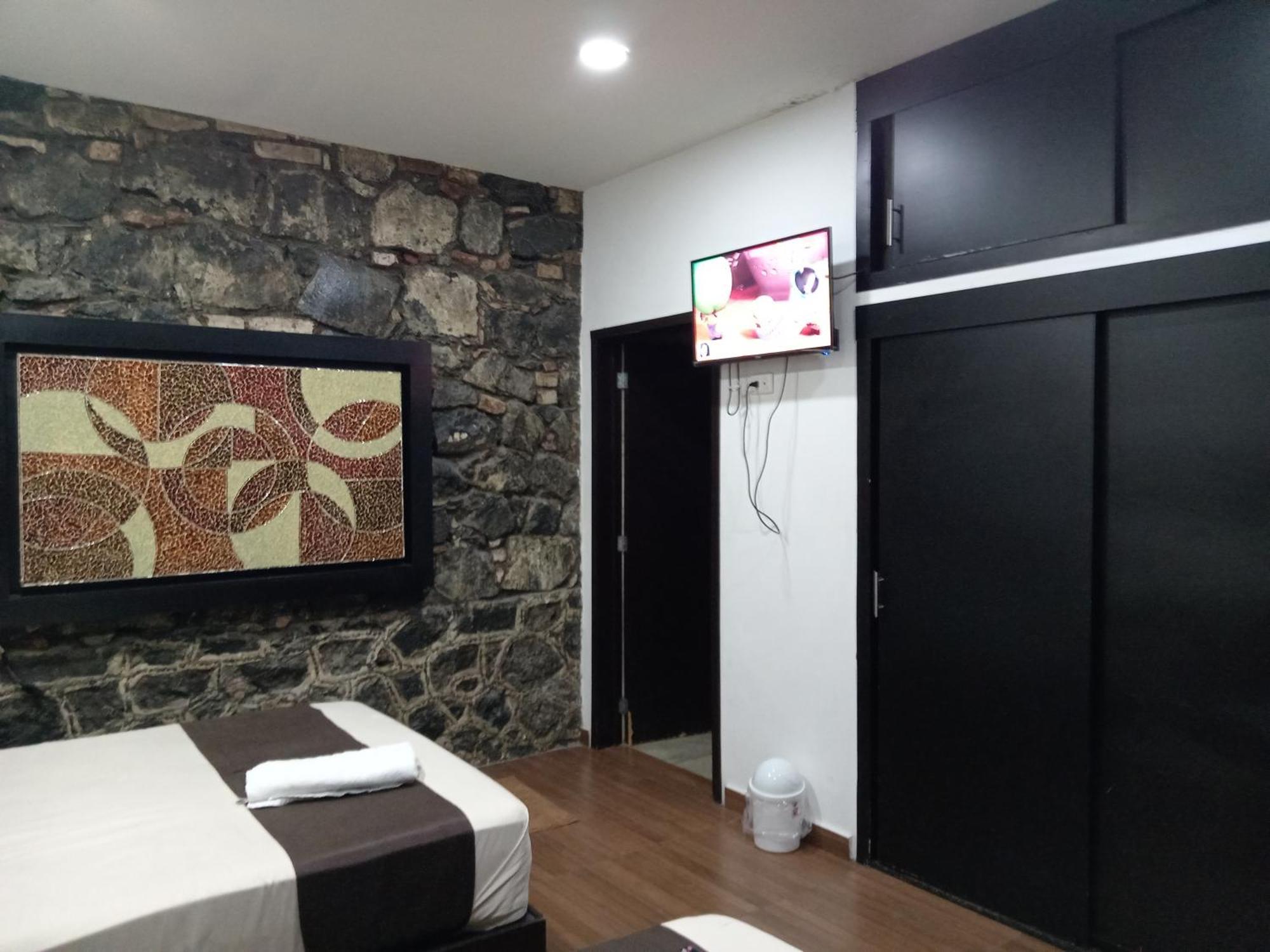 Hotel Xochicaltzin Атліско Екстер'єр фото